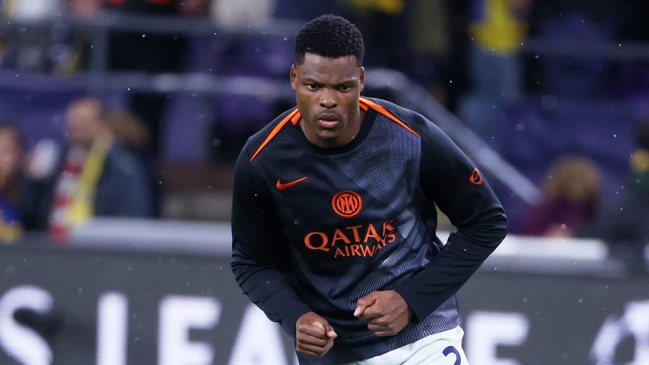 Kepingan Puzzle Carrick: Denzel Dumfries Jadi Kunci Rotasi Sayap Manchester United?