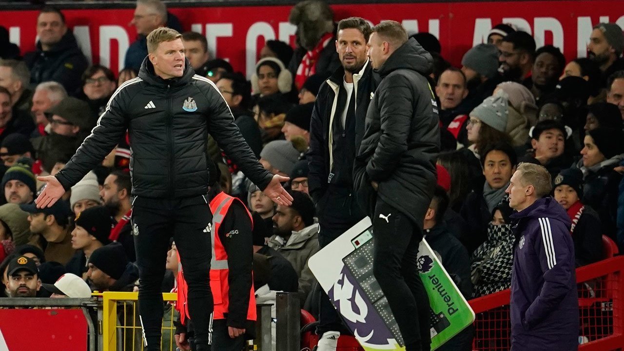 Nama Eddie Howe Muncul di Bursa Manajer MU, Begini Respons Tegas Pelatih Newcastle Nama Eddie Howe Muncul di Bursa Manajer MU, Begini Respons Tegas Pelatih Newcastle