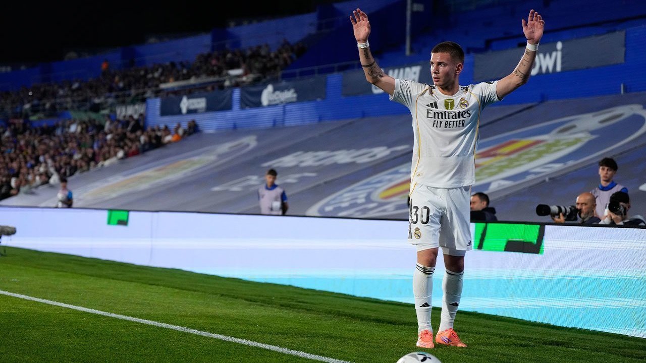 Napoli Gigit Jari! Real Madrid Ogah Pinjamkan Franco Mastantuono Meski Cuma Setengah Musim Napoli Gigit Jari! Real Madrid Ogah Pinjamkan Franco Mastantuono Meski Cuma Setengah Musim
