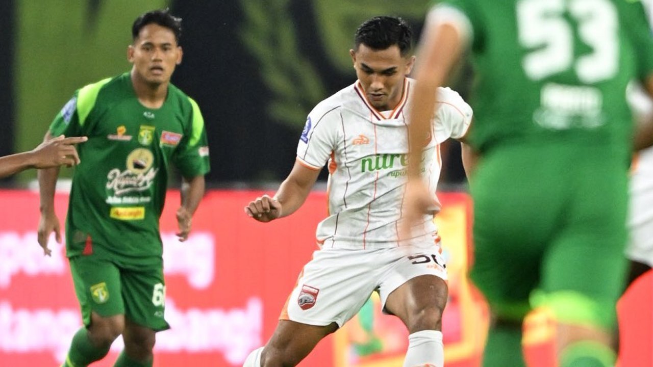 Hasil Persebaya vs Borneo: Gol Malik Risaldi Batalkan Kemenangan Pemuncak Klasemen BRI Super League Hasil Persebaya vs Borneo: Gol Malik Risaldi Batalkan Kemenangan Pemuncak Klasemen BRI Super League