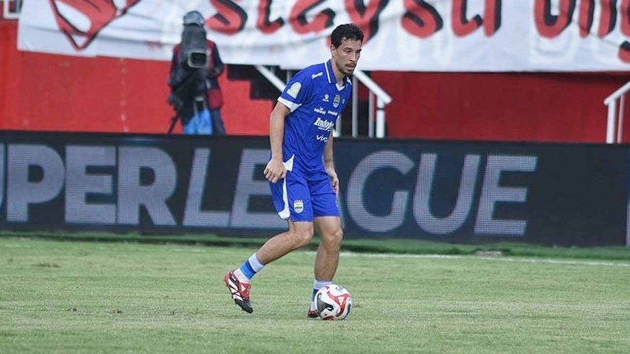 Thom Haye Pede Abis, Merasa Persib Tidak Tertekan Memburu Hattrick Juara BRI Super League walau Borneo FC dan Persija Terus Membuntuti Thom Haye Pede Abis, Merasa Persib Tidak Tertekan Memburu Hattrick Juara BRI Super League walau Borneo FC dan Persija Terus Membuntuti