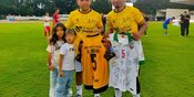 Laku Rp100 Juta! Ramdani Lestaluhu Rela Lepas Jersey Debut Timnas demi Korban Bencana Sumatra Laku Rp100 Juta! Ramdani Lestaluhu Rela Lepas Jersey Debut Timnas demi Korban Bencana Sumatra