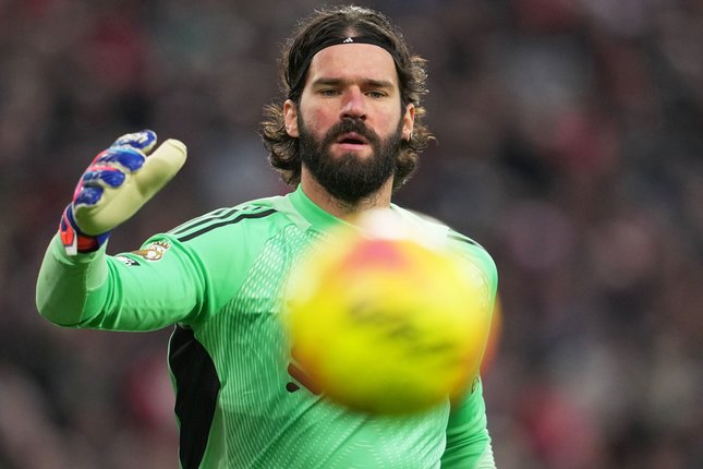 Misi Alisson dan Ancaman Leeds