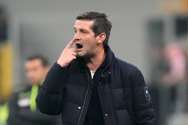Chivu: Lapangan Bukan Alasan Chivu: Lapangan Bukan Alasan