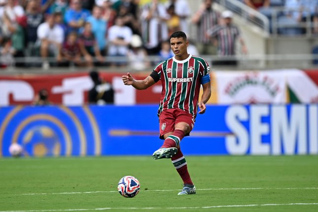 Thiago Silva Datang Usai Tinggalkan Fluminense
