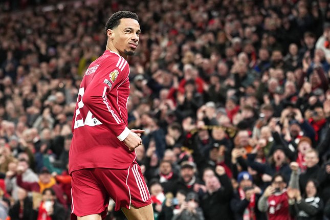 Adaptasi Kilat di Tengah Badai Liverpool