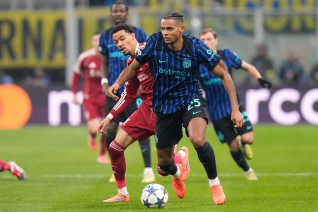 3. Manuel Akanji