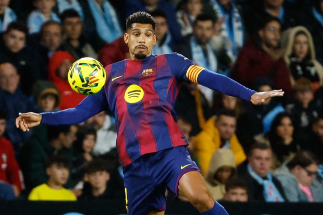 Lini Belakang Barcelona: Kontradiksi Tajam