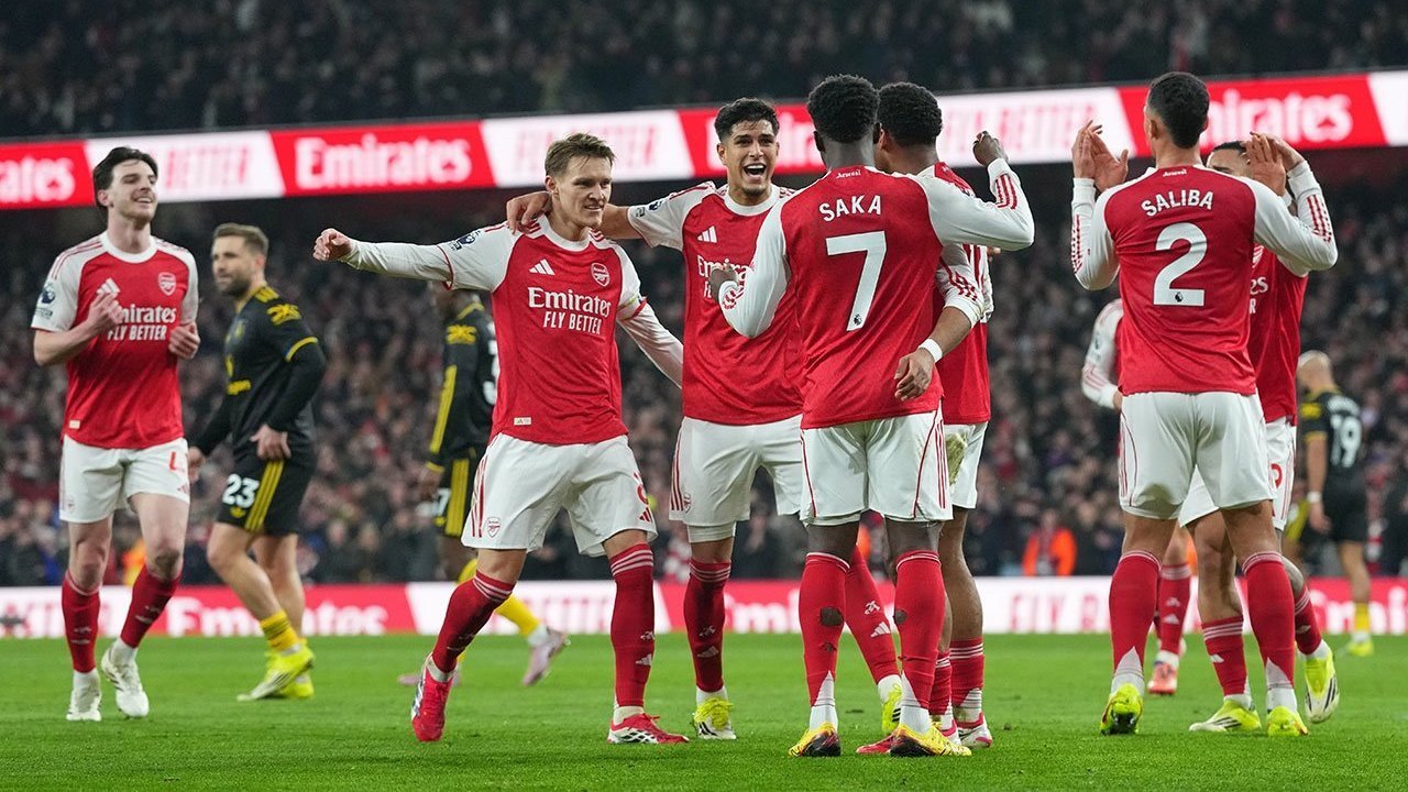 Mahal-Mahal Beli Striker, Carragher: Arsenal Tetap Kalah Kelas dari Man City dan Liverpool