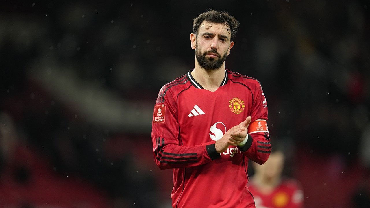 Akun X Bruno Fernandes Diretas, Unggahan Aneh hingga Sindiran soal INEOS Bikin Geger, Manchester United Sampai Harus Beri Klarifikasi Akun X Bruno Fernandes Diretas, Unggahan Aneh hingga Sindiran soal INEOS Bikin Geger, Manchester United Sampai Harus Beri Klarifikasi