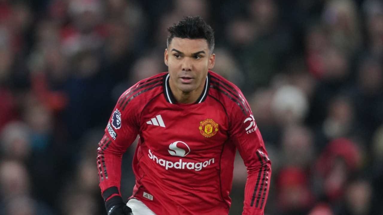 Era Casemiro Berakhir, Man United Tetapkan Gelandang Forest Ini Sebagai Penggantinya Era Casemiro Berakhir, Man United Tetapkan Gelandang Forest Ini Sebagai Penggantinya