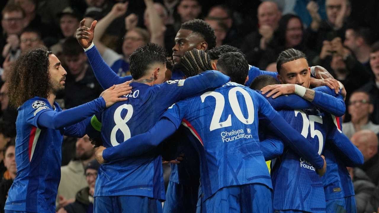 Rapor Awal Liam Rosenior di Chelsea: 3 Kemenangan dari 4 Laga, Cetak 10 Gol