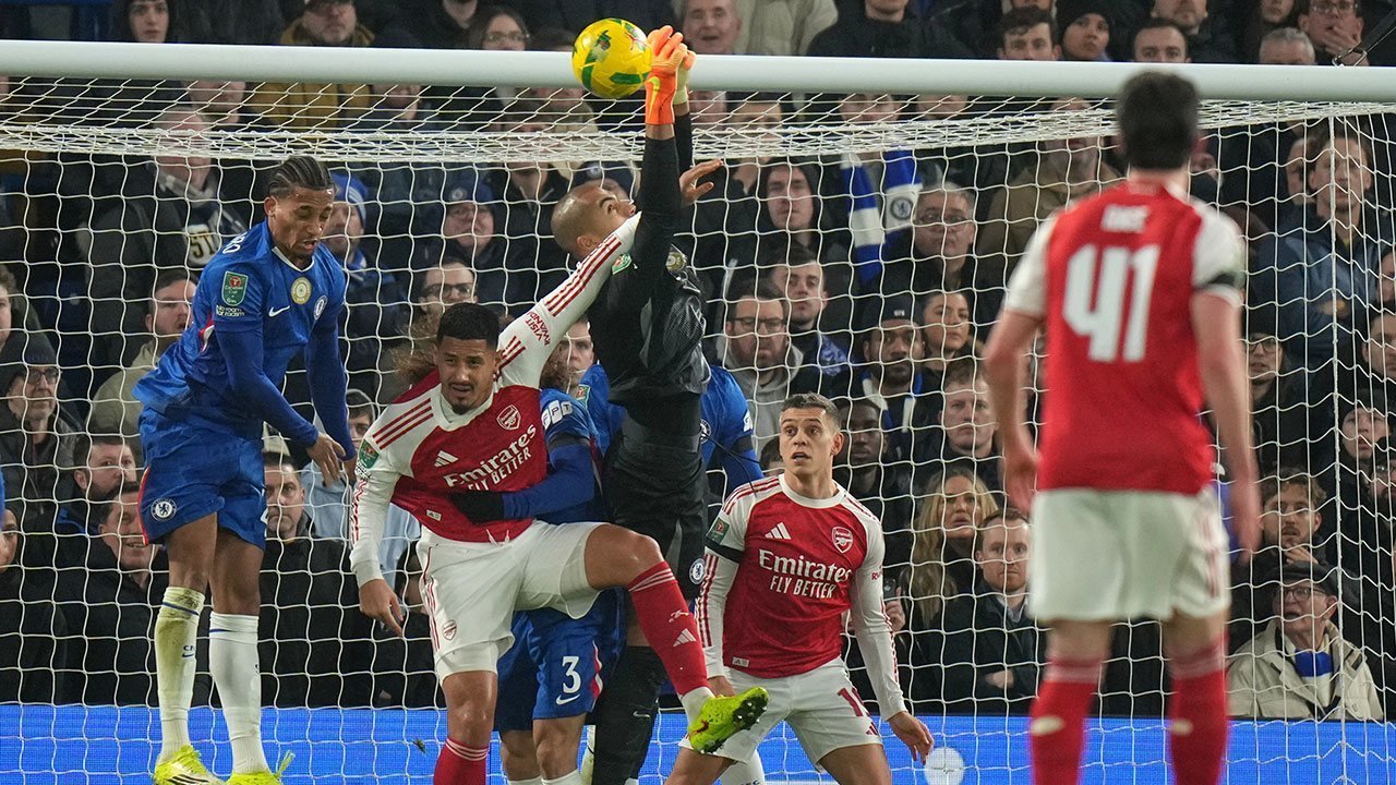Dua Blunder Fatal Lawan Arsenal, Robert Sanchez Justru Dapat Perlakuan Ini dari Rosenior Dua Blunder Fatal Lawan Arsenal, Robert Sanchez Justru Dapat Perlakuan Ini dari Rosenior
