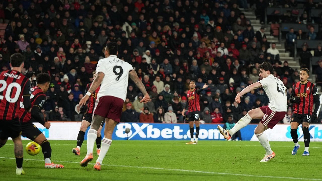 Rekap Hasil Liga Inggris Tadi Malam: Arsenal Menang Dramatis di Kandang Bournemouth Rekap Hasil Liga Inggris Tadi Malam: Arsenal Menang Dramatis di Kandang Bournemouth