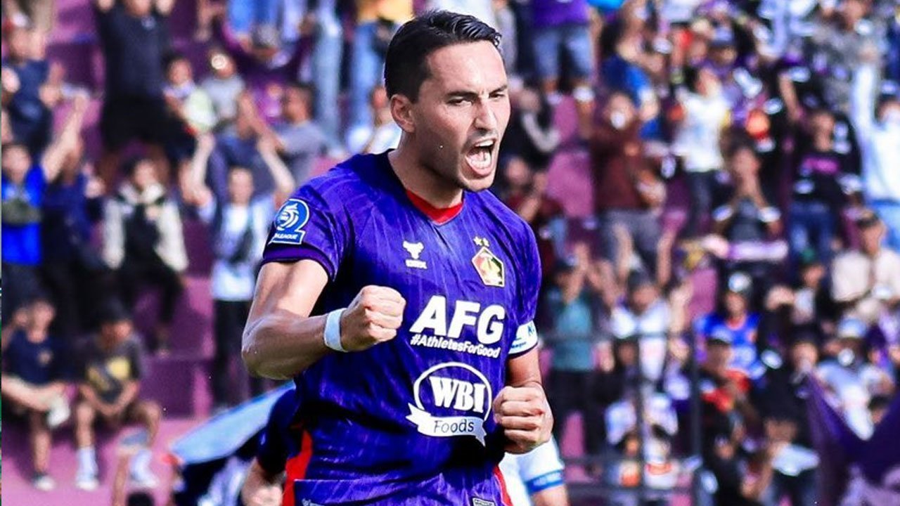 Pelatih Persik Girang Ezra Walian Comeback ke Timnas Indonesia: Dia Jalani Musim yang Bagus, Cetak Gol dan Assist Pelatih Persik Girang Ezra Walian Comeback ke Timnas Indonesia: Dia Jalani Musim yang Bagus, Cetak Gol dan Assist