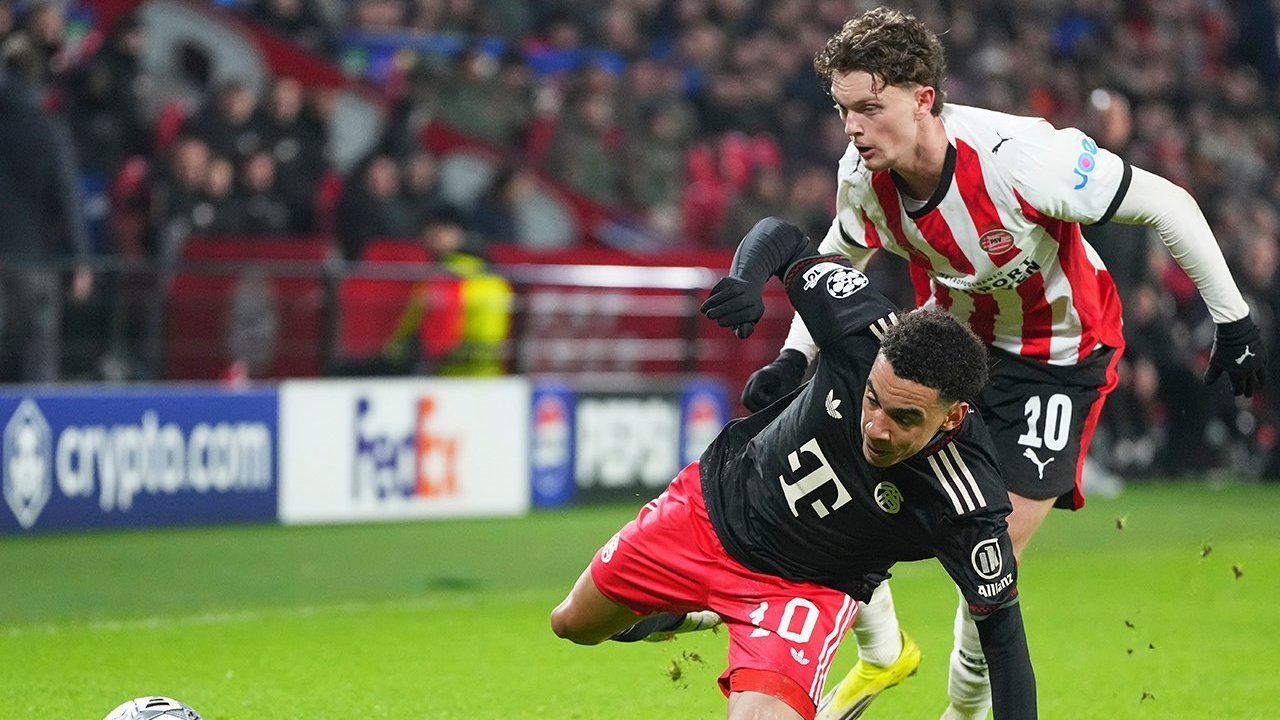 Hasil PSV vs Bayern: Gol Telat Kane Bungkam Philips Stadion Hasil PSV vs Bayern: Gol Telat Kane Bungkam Philips Stadion