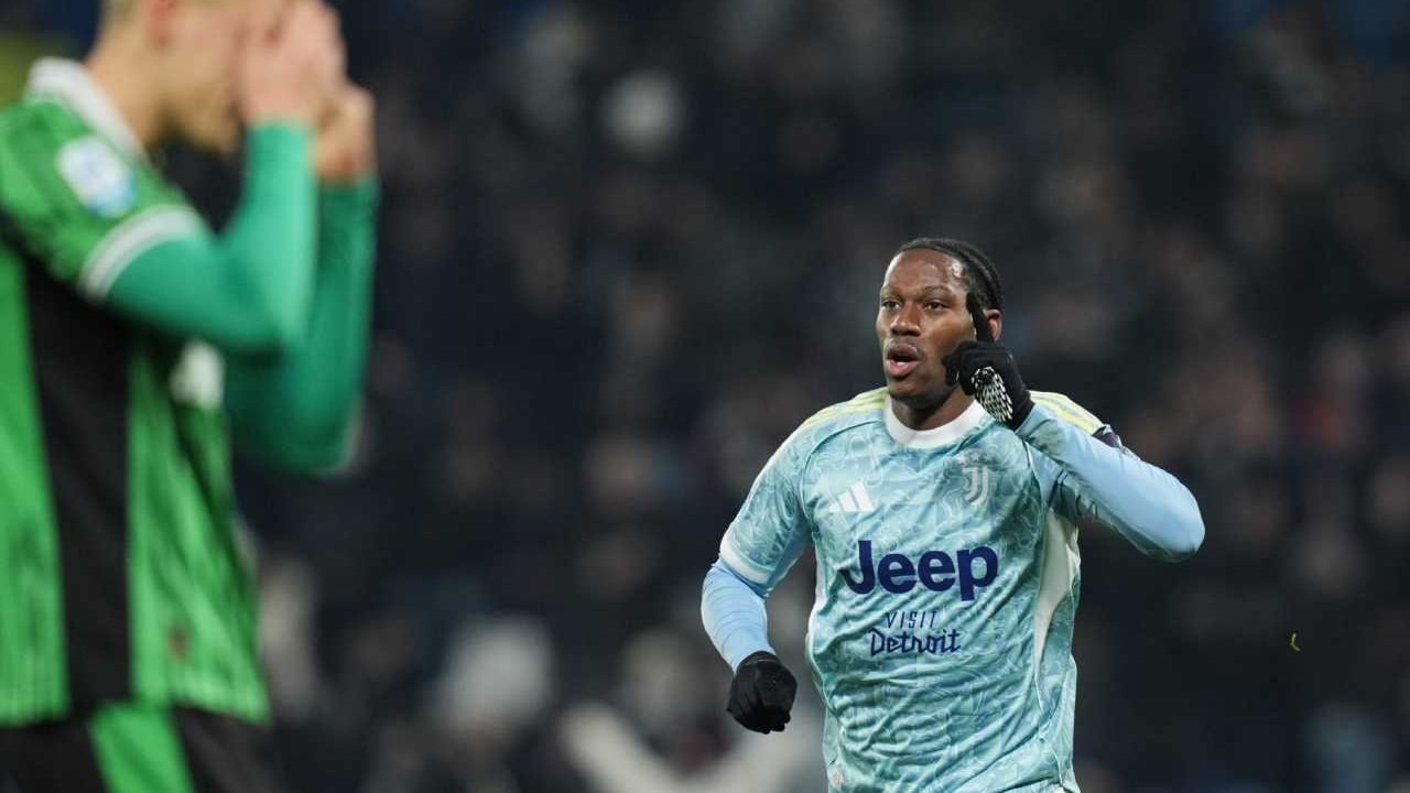 Pelukan Satu Tim untuk Jonathan David: Lebih dari Sekadar Tiga Poin dari Laga Sassuolo vs Juventus