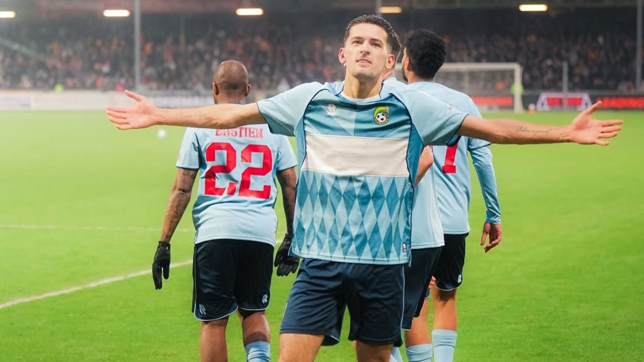 Catatan Unik Justin Hubner di Eredivisie: Bek Muda Indonesia Tembus 3 Besar Raja Tekel Eropa Catatan Unik Justin Hubner di Eredivisie: Bek Muda Indonesia Tembus 3 Besar Raja Tekel Eropa