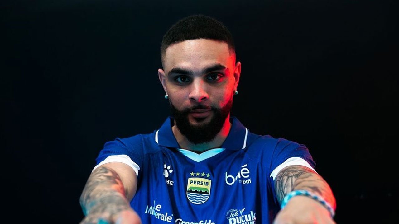 Persib Hanya Kontrak Layvin Kurzawa Sampai Akhir Musim BRI Super League, Ikat Dion Markx Hingga 2028