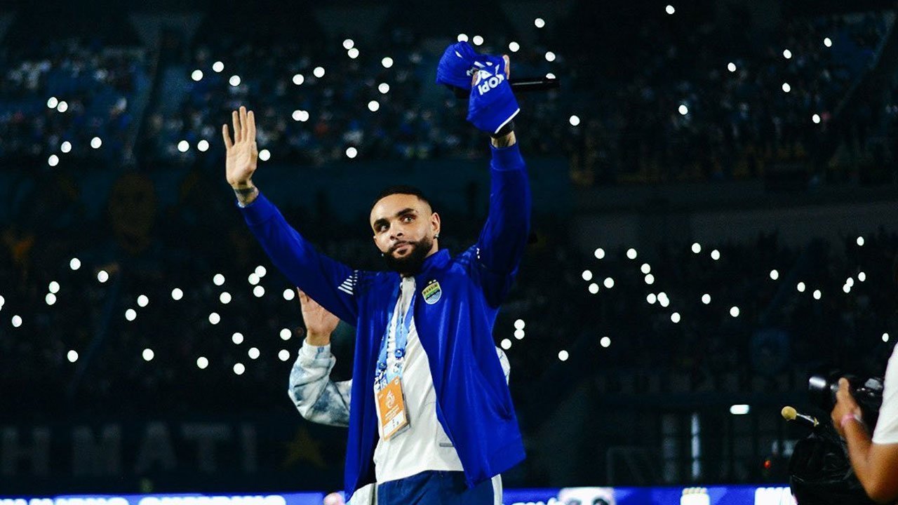 Tinggalkan Persib Bandung, Layvin Kurzawa Kirim Pesan Perpisahan yang Menyentuh Tinggalkan Persib Bandung, Layvin Kurzawa Kirim Pesan Perpisahan yang Menyentuh