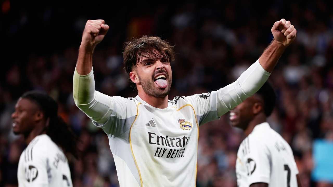 Raul Asencio Ingin Bertahan di Real Madrid, Nasibnya Kini Bergantung pada Jose Mourinho Raul Asencio Ingin Bertahan di Real Madrid, Nasibnya Kini Bergantung pada Jose Mourinho