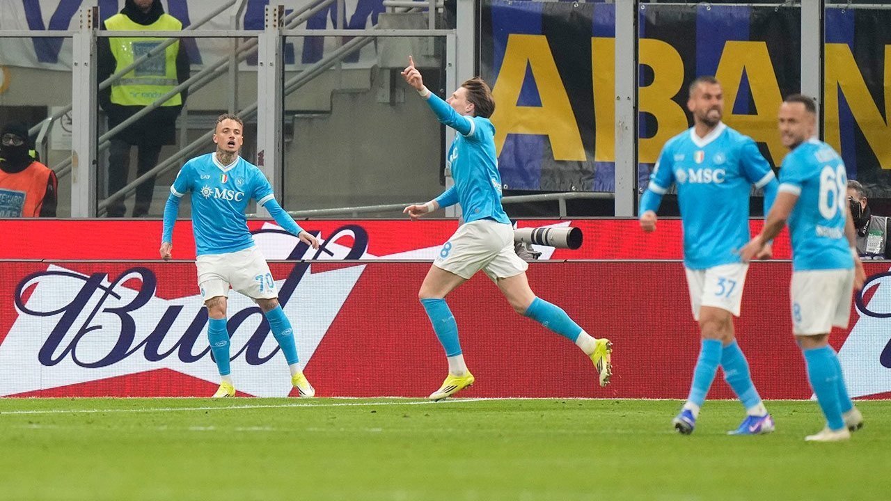 Inter vs Napoli: Conte Mengamuk lalu Membisu, Asisten Pelatih Beri Penjelasan Inter vs Napoli: Conte Mengamuk lalu Membisu, Asisten Pelatih Beri Penjelasan