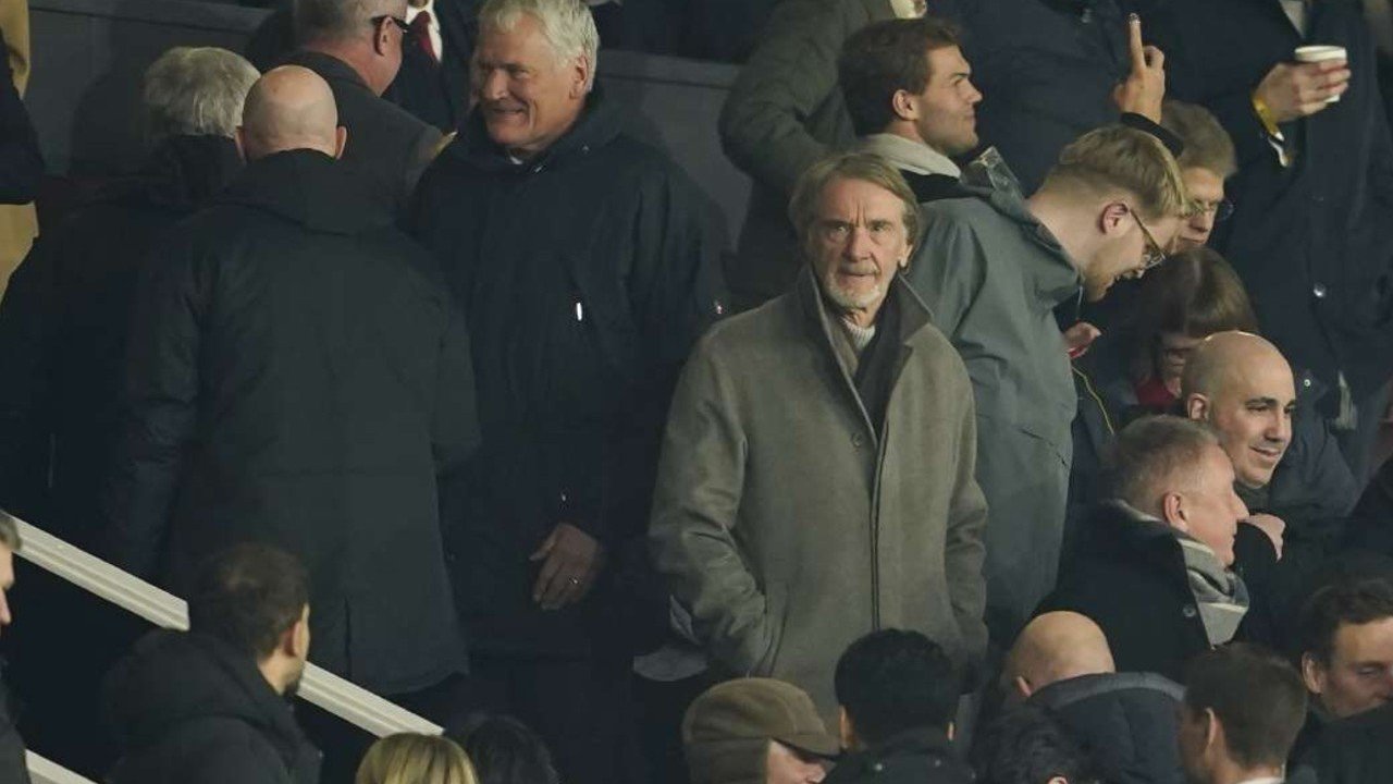 Man United Takut Kehilangan Sponsor Baru Usai Kontroversi Sir Jim Ratcliffe Man United Takut Kehilangan Sponsor Baru Usai Kontroversi Sir Jim Ratcliffe