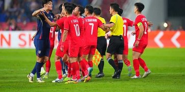 Vietnam Dinilai Tertekan Jelang Hadapi Timnas Indonesia, Pengamat Nilai Garuda Lebih Berbahaya daripada Singapura Vietnam Dinilai Tertekan Jelang Hadapi Timnas Indonesia, Pengamat Nilai Garuda Lebih Berbahaya daripada Singapura