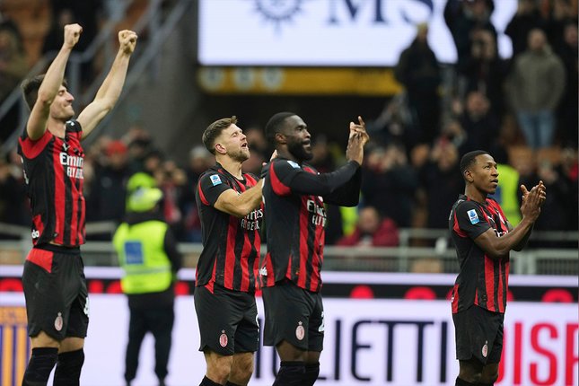 Prediksi Susunan Pemain AC Milan (3-5-2) Prediksi Susunan Pemain AC Milan (3-5-2)