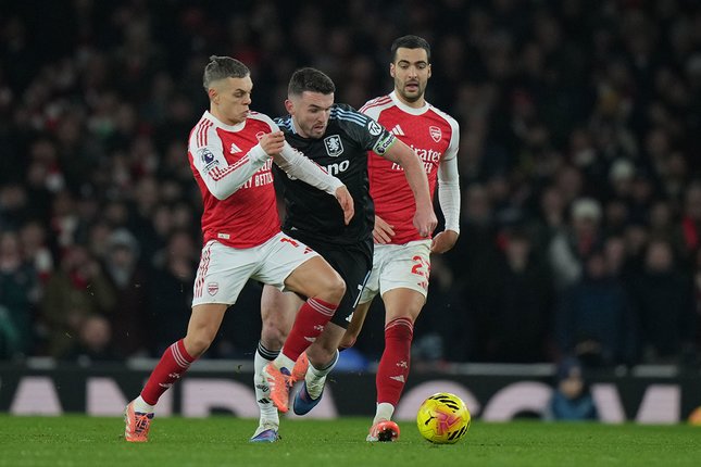Belum Berpikir Tinggalkan Arsenal