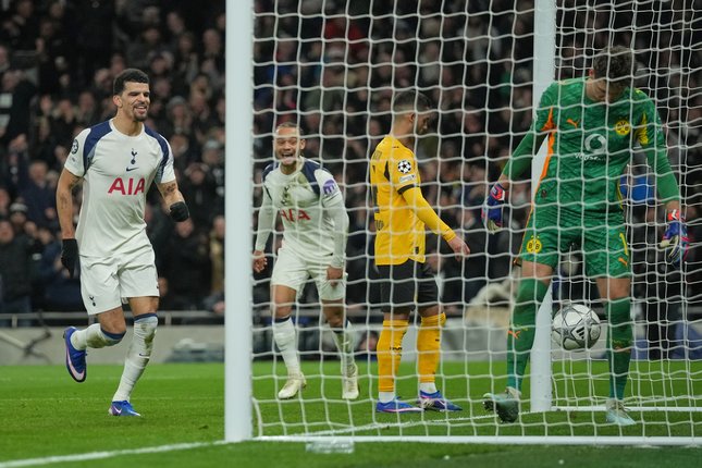 Tottenham Super Pincang Tottenham Super Pincang