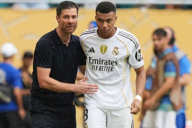 Alonso Dinilai Mampu Mengembangkan Pemain Alonso Dinilai Mampu Mengembangkan Pemain