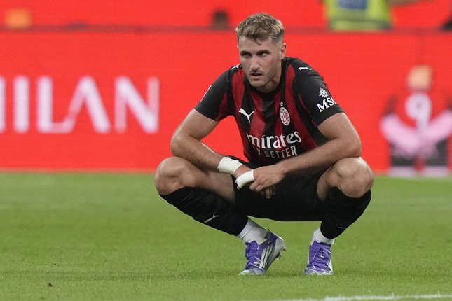 Masa Depan Gimenez di Milan Kian Tidak Jelas Masa Depan Gimenez di Milan Kian Tidak Jelas