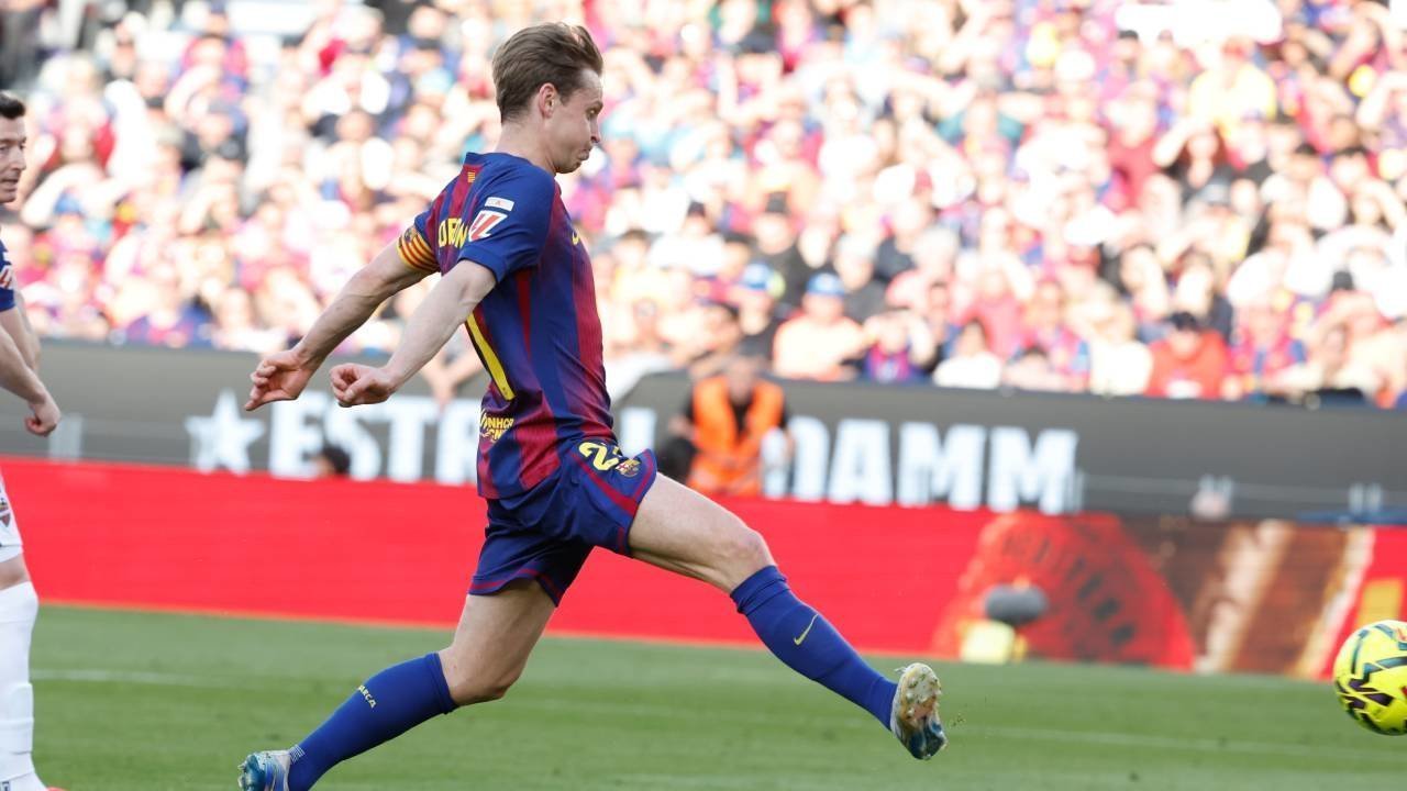 Frenkie de Jong Alami Cedera MCL, Barcelona Terancam Kehilangan Sang Gelandang Berbulan-bulan Frenkie de Jong Alami Cedera MCL, Barcelona Terancam Kehilangan Sang Gelandang Berbulan-bulan
