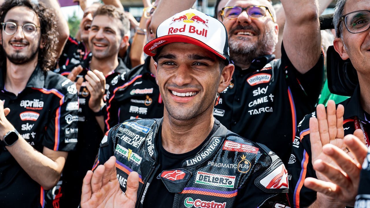 Jorge Martin Tertawakan Rumor Kepindahan ke Yamaha di MotoGP 2026, Masih Fokus Bela Aprilia Jorge Martin Tertawakan Rumor Kepindahan ke Yamaha di MotoGP 2026, Masih Fokus Bela Aprilia