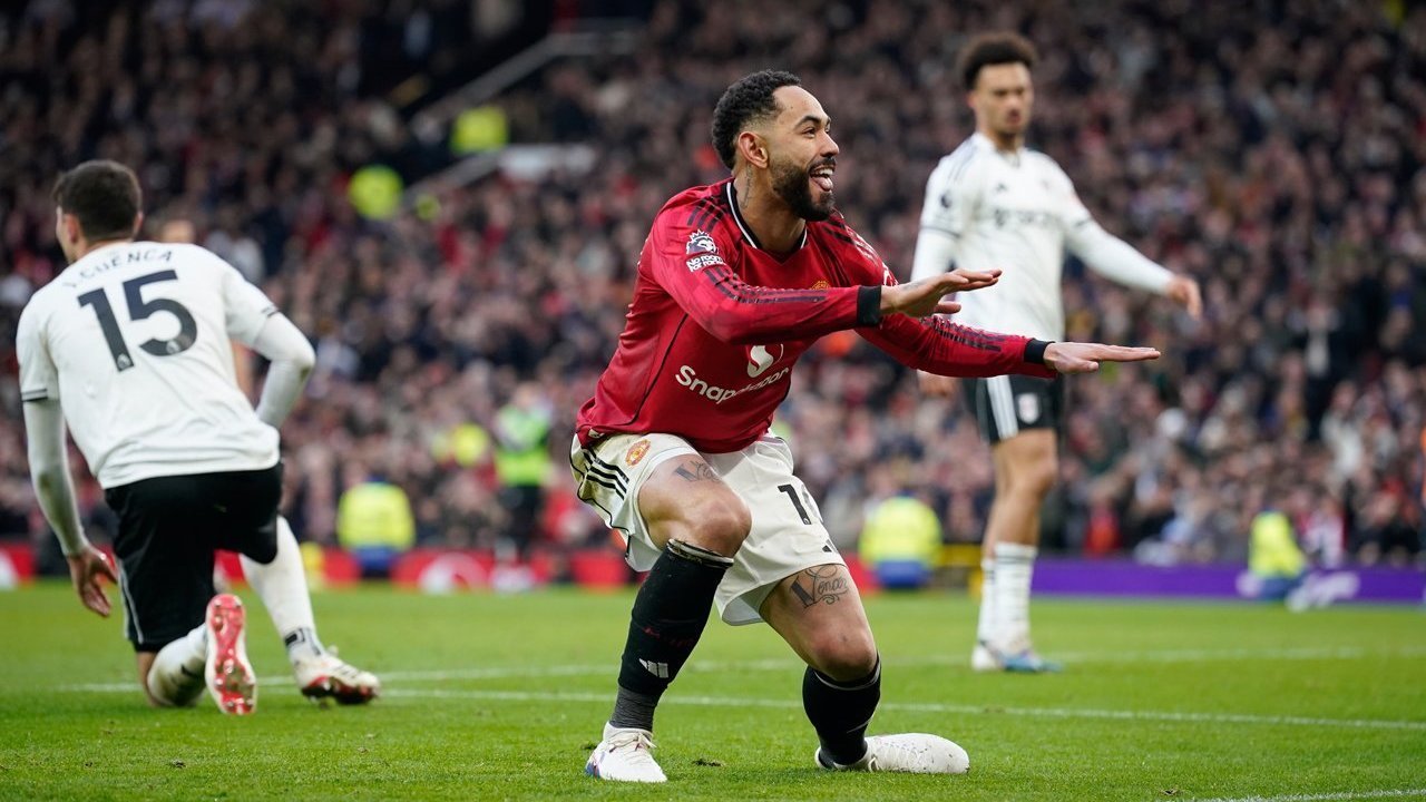 8 Meme Kocak Setelah MU Menang Dramatis 3-2 Atas Fulham: Matahari Mau Turun Sendiri Atau Diturunkan King Emyu? 8 Meme Kocak Setelah MU Menang Dramatis 3-2 Atas Fulham: Matahari Mau Turun Sendiri Atau Diturunkan King Emyu?