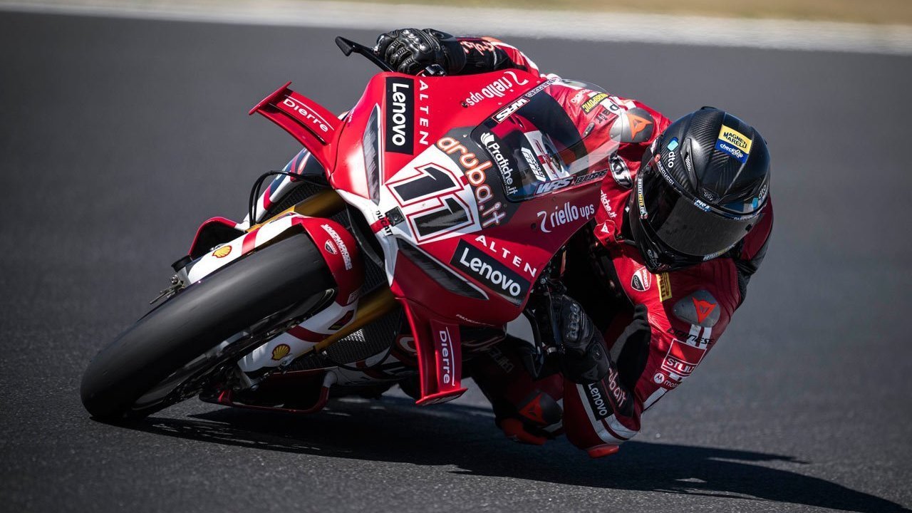 Hasil Race 1 WorldSBK Australia 2026: Ducati Sapu Bersih 3 Podium, Nicolo Bulega Menang
