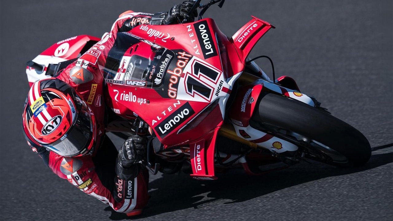 Hasil Race 2 WorldSBK Portugal 2026: Sapu Bersih! Nicolo Bulega Cetak Hattrick Kemenangan