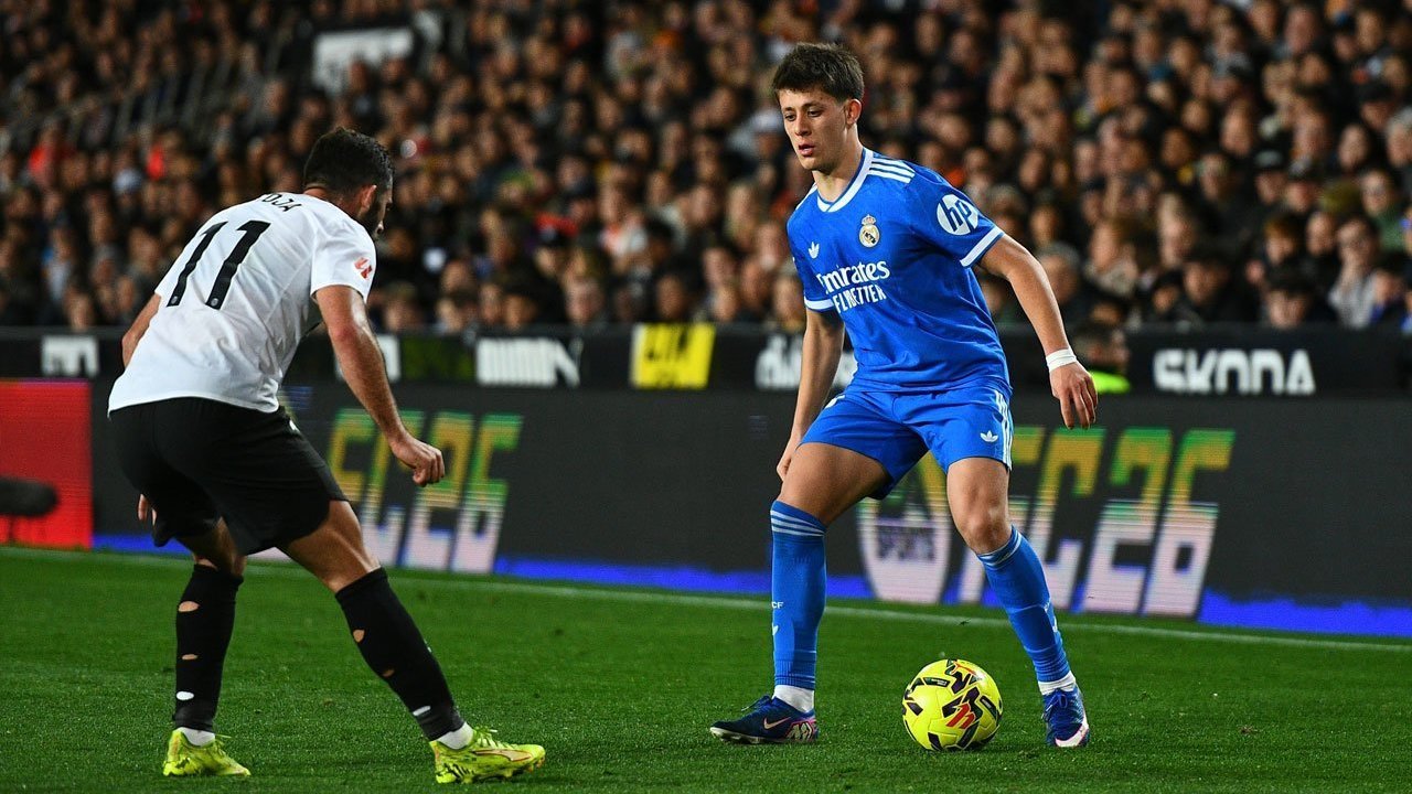 Valencia vs Real Madrid: Rating Pemain Los Blancos dari Kemenangan 2-0 di Mestalla Valencia vs Real Madrid: Rating Pemain Los Blancos dari Kemenangan 2-0 di Mestalla