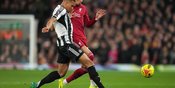 Manchester United Kepincut Bek Newcastle United Ini? Manchester United Kepincut Bek Newcastle United Ini?