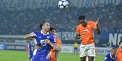 Daftar Lengkap Pelanggaran Persib di Leg Kedua 16 Besar AFC Champions League 2: Flare, Kekerasan, hingga Invasi Lapangan Daftar Lengkap Pelanggaran Persib di Leg Kedua 16 Besar AFC Champions League 2: Flare, Kekerasan, hingga Invasi Lapangan