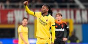 Pelukan Penuh Arti Rafael Leao untuk Maignan di Laga Milan vs Como Pelukan Penuh Arti Rafael Leao untuk Maignan di Laga Milan vs Como