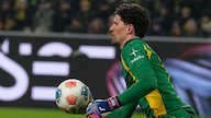 Tembok Kokoh Gregor Kobel: Senjata Rahasia Dortmund Hentikan Dominasi Bayern di Der Klassiker! Tembok Kokoh Gregor Kobel: Senjata Rahasia Dortmund Hentikan Dominasi Bayern di Der Klassiker!