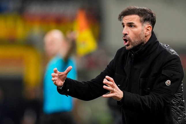 Ancaman Nyata dari Tangan Dingin Fabregas Ancaman Nyata dari Tangan Dingin Fabregas