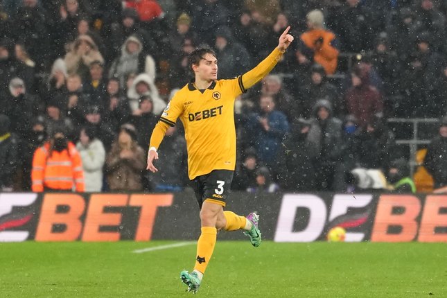Wolves dan Burnley di Ujung Jurang Wolves dan Burnley di Ujung Jurang