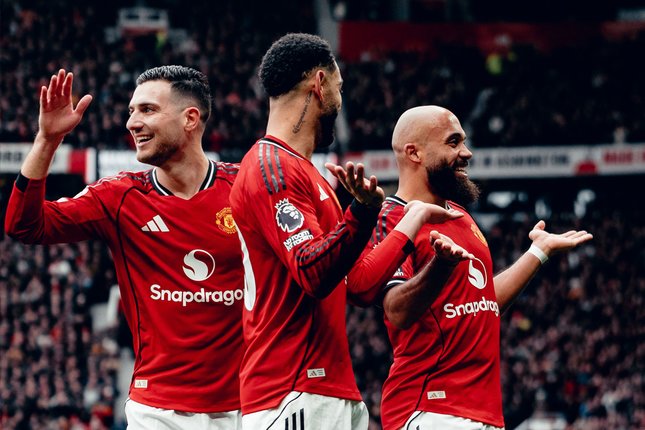 Magis Mainoo dari Skema Bola Mati