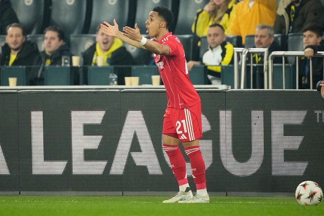 Nottingham Forest Tertahan, Hasil Lain Tak Kalah Sengit Nottingham Forest Tertahan, Hasil Lain Tak Kalah Sengit