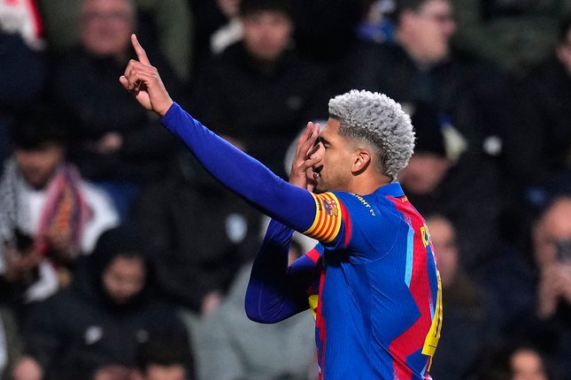 Persaingan Ketat dan Kebutuhan Baru Barcelona Persaingan Ketat dan Kebutuhan Baru Barcelona