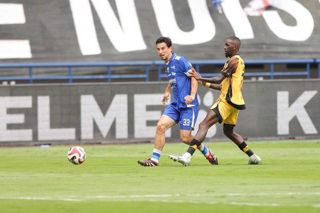 Ajakan Bangkit dan Misi Kejar Persib
