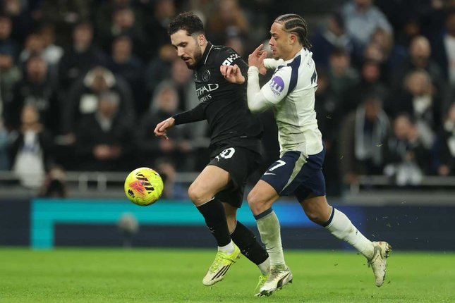 Tottenham 'Jauhkan' Man City dari Arsenal Tottenham 'Jauhkan' Man City dari Arsenal